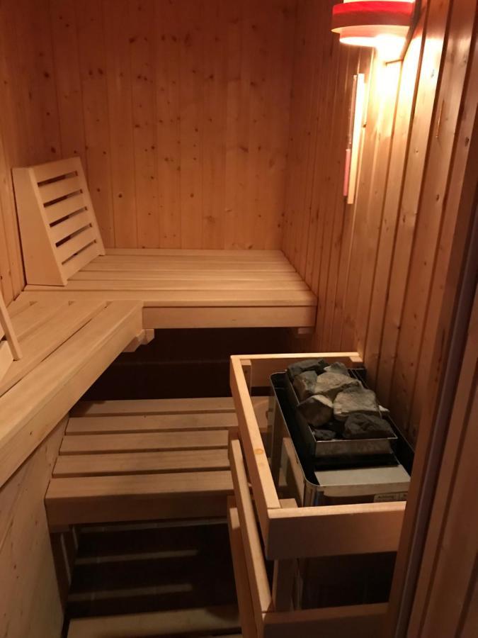 Konditor B & B Frenkendorf Exteriör bild