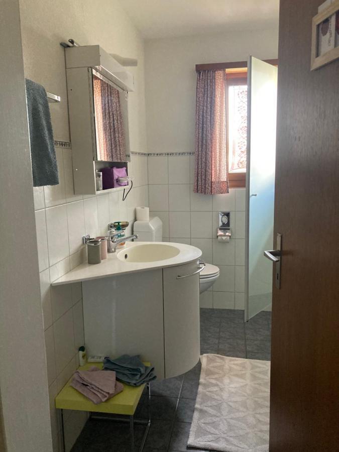Konditor B & B Frenkendorf Exteriör bild